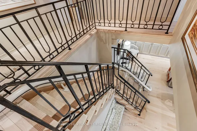 Additional image 19 of 360 Bloor St Unit 106