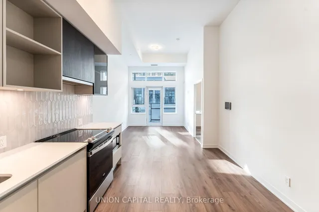 Additional image 5 of 405 Dundas St Unit 114