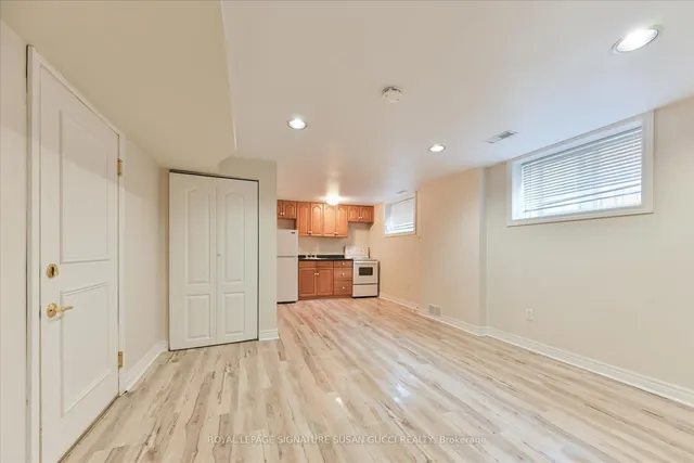 Additional image 39 of 454 Donlands Ave