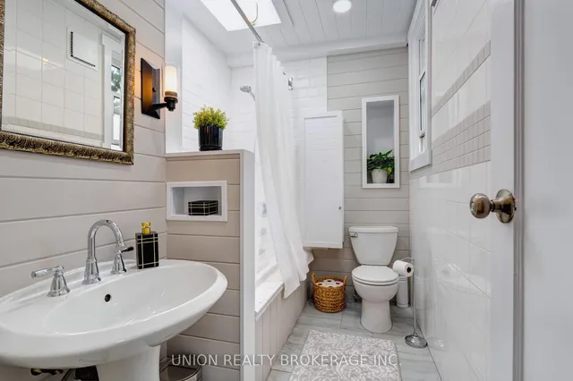 Additional image 9 of 11 Roseheath Ave