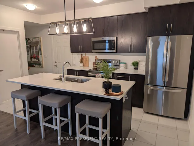 Additional image 14 of 590 North Service Rd Unit 14