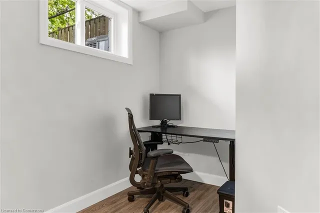 Additional image 29 of 14 Carousel Ave