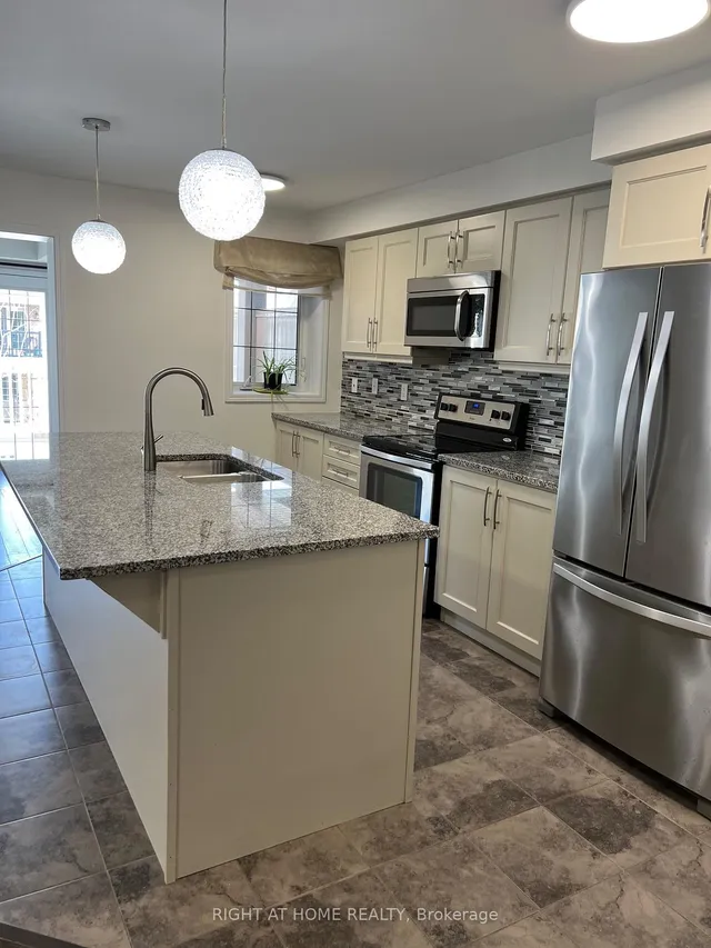 Additional image 4 of 3060 Mistletoe Gdns