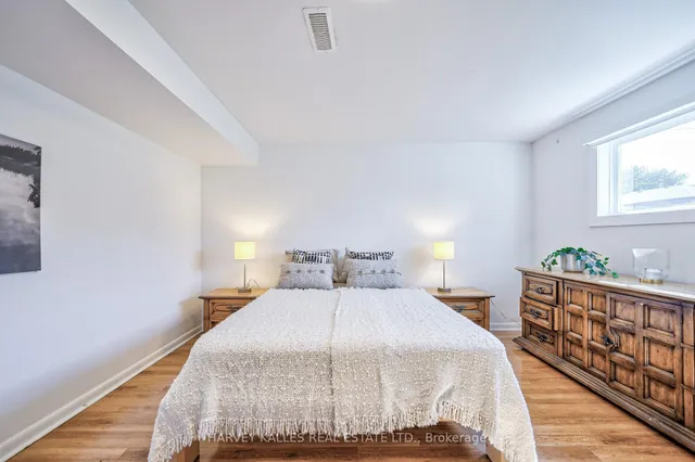 Additional image 40 of 215 Searle Ave