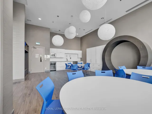 Additional image 23 of 2081 Fairview St Unit 610