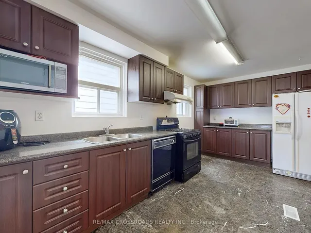 Additional image 10 of 62 Ernest Ave