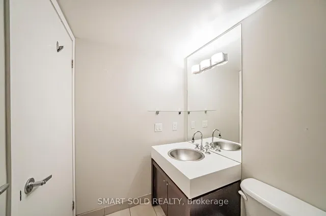 Additional image 23 of 81 Navy Wharf Crt Unit 2710