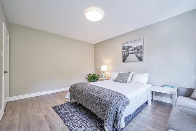 Additional image 27 of 215 Searle Ave