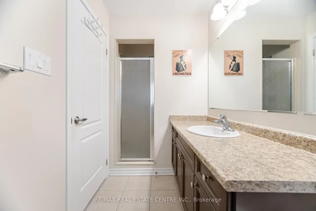 Additional image 23 of 18 Allium Rd