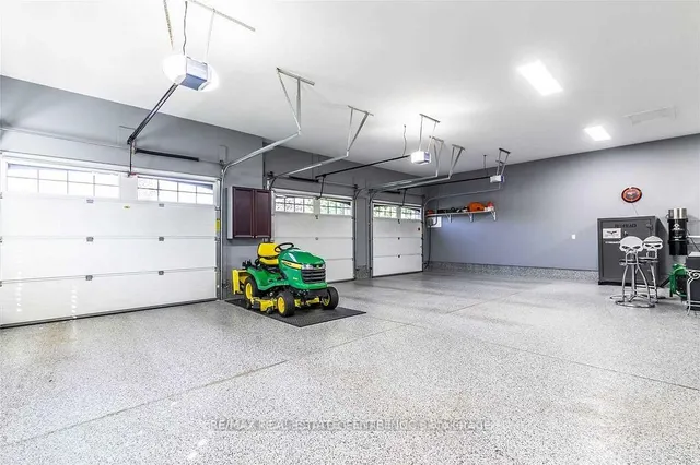 Additional image 33 of 125 Stokes Tr