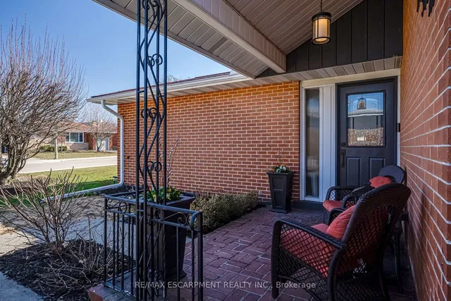 Additional image 4 of 157 LAURIER Ave