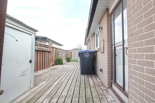 Additional image 45 of 185 Earnscliffe Circ