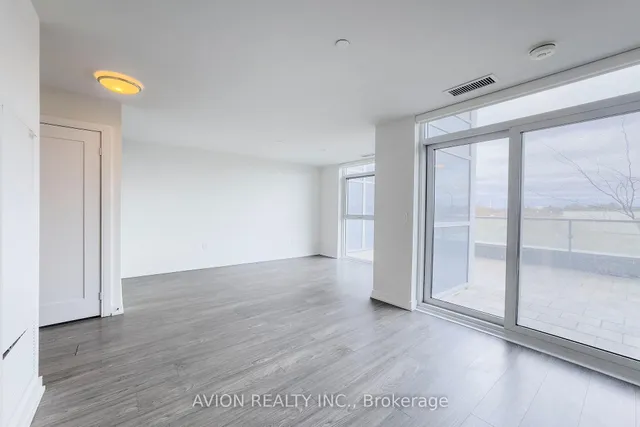 Additional image 3 of 225 Village Green Sq Unit 211