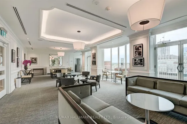 Additional image 43 of 38 Avenue Rd Unit 1201