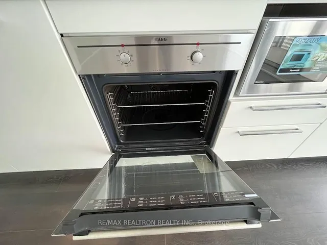 Additional image 14 of 15 Grenville St Unit 2706