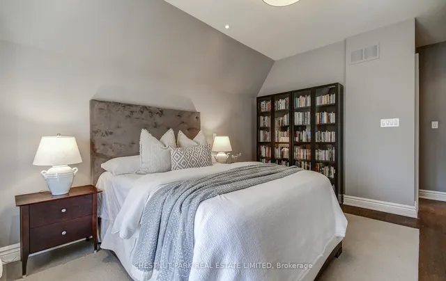 Additional image 29 of 249 Sheldrake Blvd