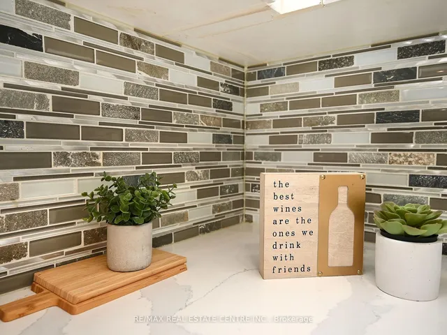 Additional image 29 of 53 Dufay Rd