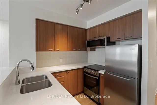 Additional image 14 of 36 Lee Centre Dr Unit 815