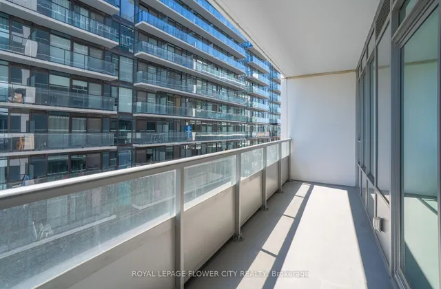 Additional image 17 of 212 King William St Unit 907