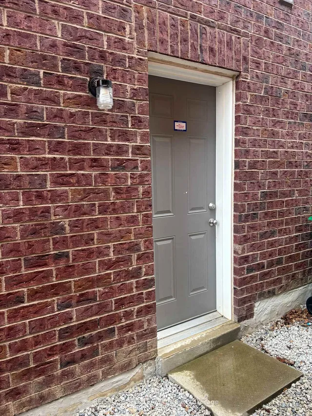 Additional image 3 of 35 Amaranth Cres