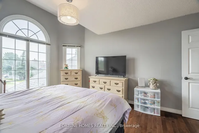 Additional image 28 of 14 Shadywood Rd