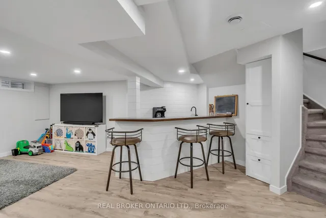 Additional image 28 of 40 Montcalm Pl