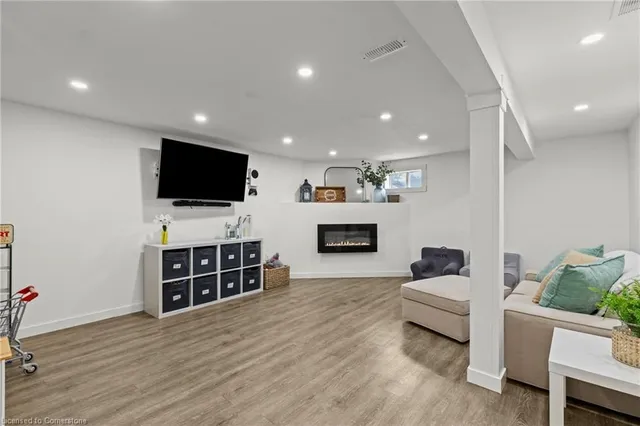 Additional image 15 of 3 Electra Crt