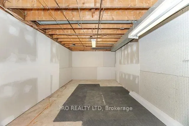 Additional image 41 of 42 Hillside Dr