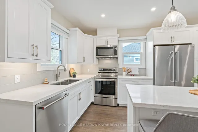 Additional image 16 of 26 Fulton St