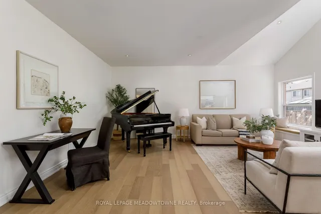 Additional image 10 of 1083 Easterbrook Cres