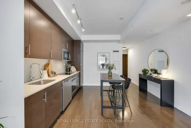 Additional image 13 of 460 Adelaide St Unit 705