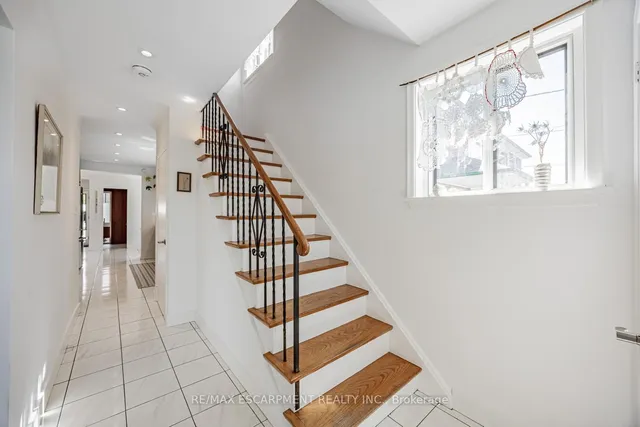 Additional image 17 of 35 Woodenhill Crt