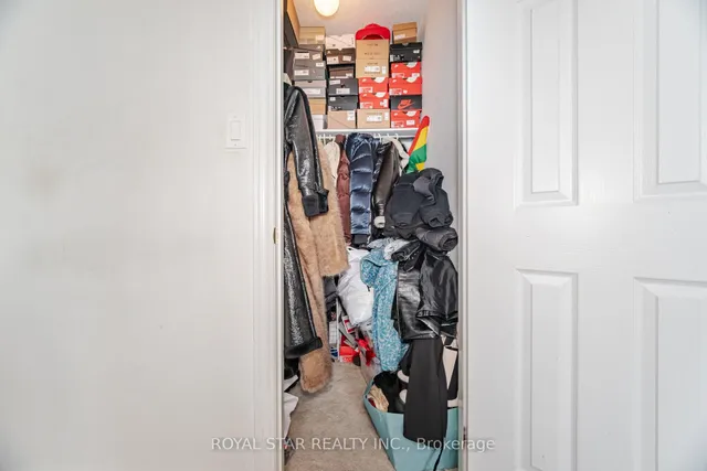 Additional image 32 of 21 Baylawn Circ