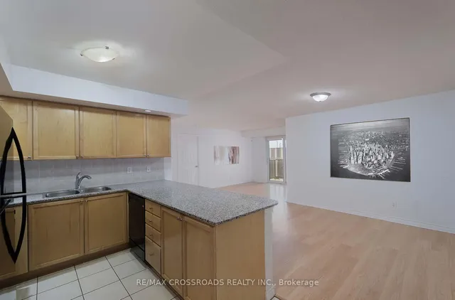 Additional image 18 of 5233 Dundas St Unit 528