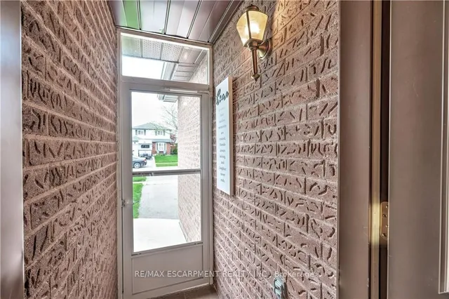 Additional image 2 of 2143 Clipper Cres