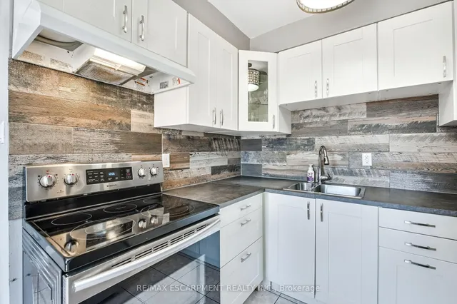 Additional image 11 of 2700 Barton St Unit 2