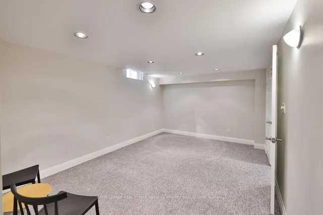 Additional image 32 of 402 Barclay Cres
