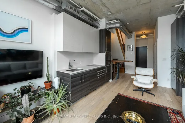 Additional image 3 of 8 Gladstone Ave Unit PH 705