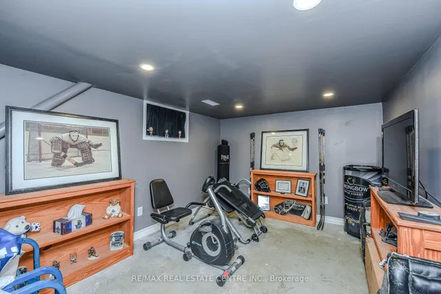 Additional image 36 of 14 Royce Ave