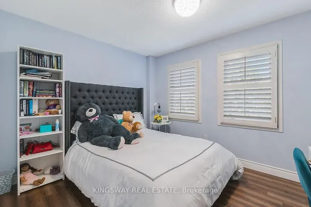 Additional image 32 of 4172 Vermont Cres