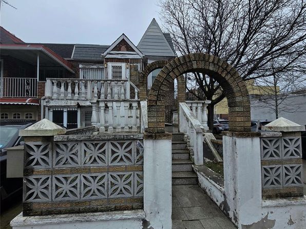 2802 34th Avenue, Astoria, NY 11106