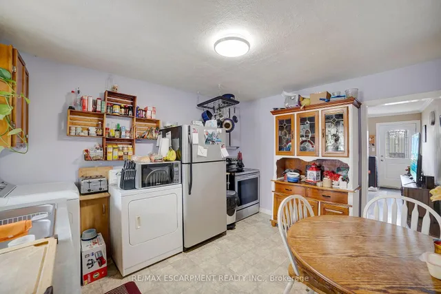 Additional image 12 of 426 WAVERLY St