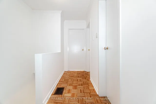 Additional image 23 of 122 Moregate Cres