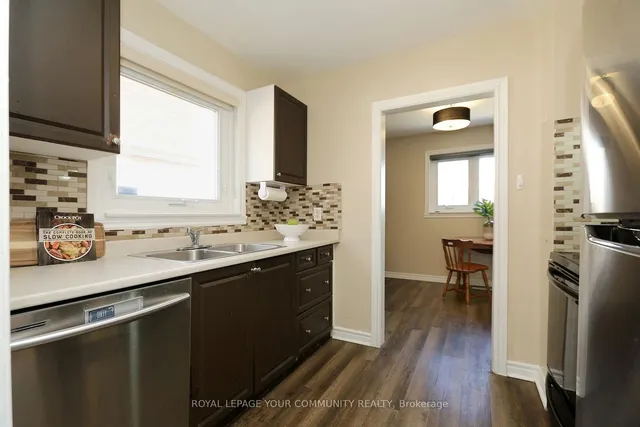 Additional image 8 of 23 Town House Cres