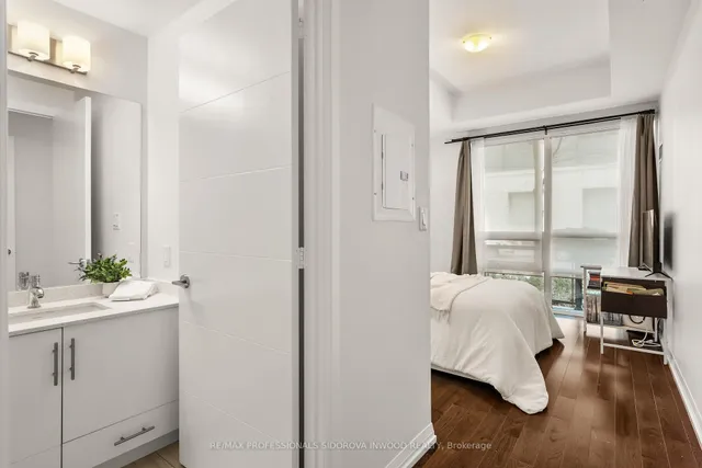 Additional image 9 of 460 Adelaide St Unit 102