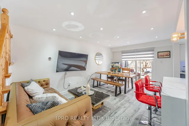 Additional image 16 of 738 Greycedar Cres