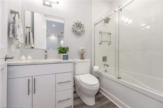 Additional image 31 of 60 Charles St Unit 2904
