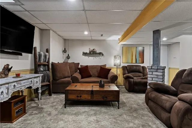 Additional image 30 of 2385 Cotswold Cres