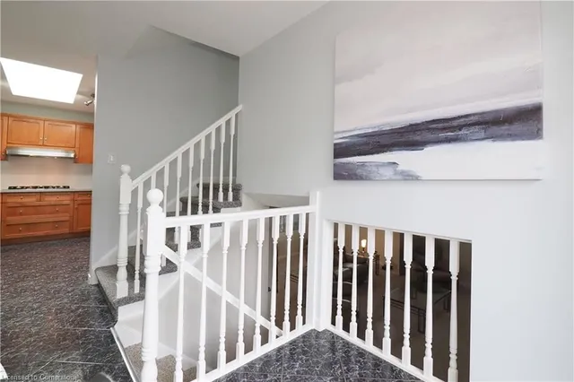 Additional image 25 of 211 Misty Crt