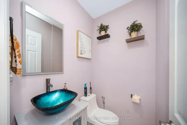 Additional image 42 of 24 Neville Cres